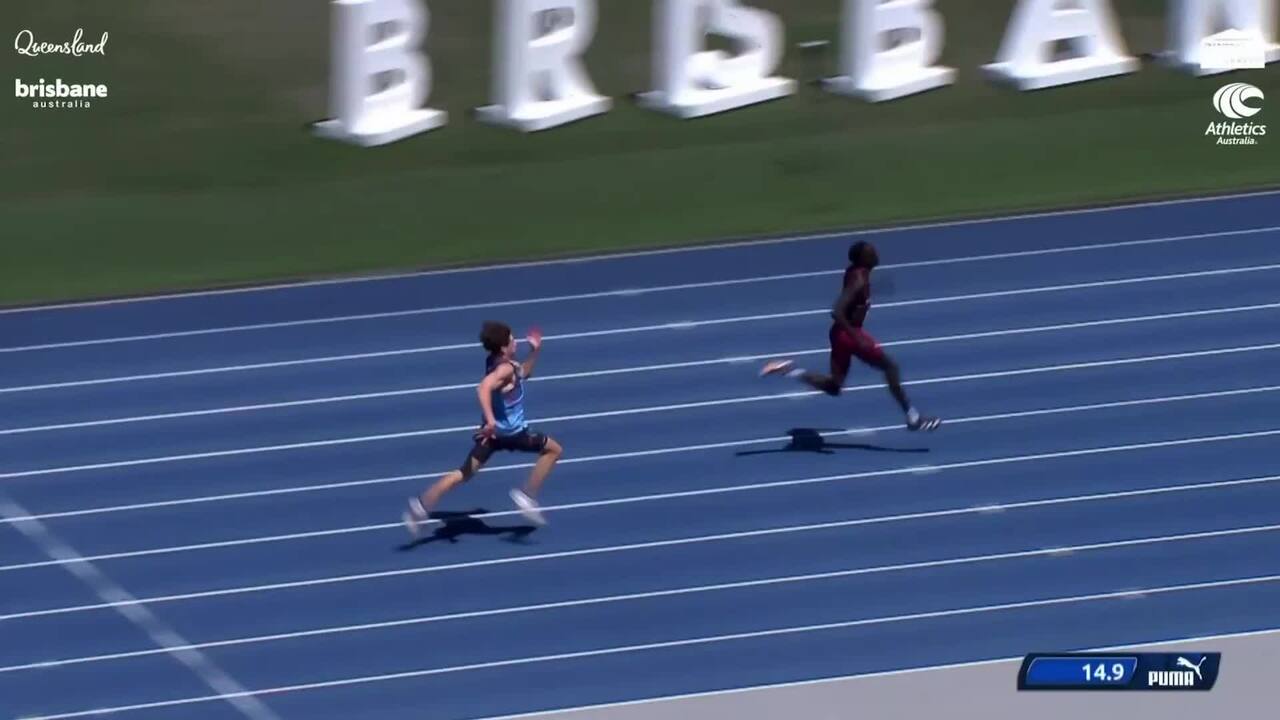 Sprint sensation Gout Gout cruises through his 200m heat in Brisbane