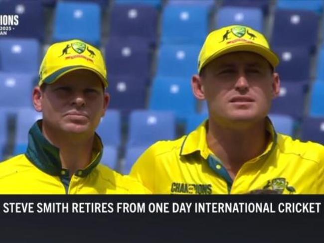 Smith announces ODI retirement