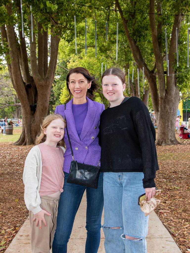 Zoe, Kirsty and Lilly Hayes. Festival of Food and Wine, Queens Park, Toowoomba Carnival of Flowers. Saturday September 10, 2022 Picture: Bev Lacey