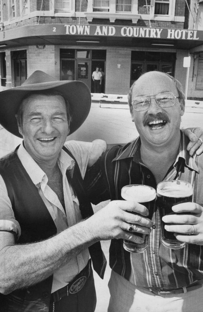 Singer Slim Dusty and Duncan Urquart outside the famous St Peters Town and Country Hotel which was featured in his famous song “Duncan”.