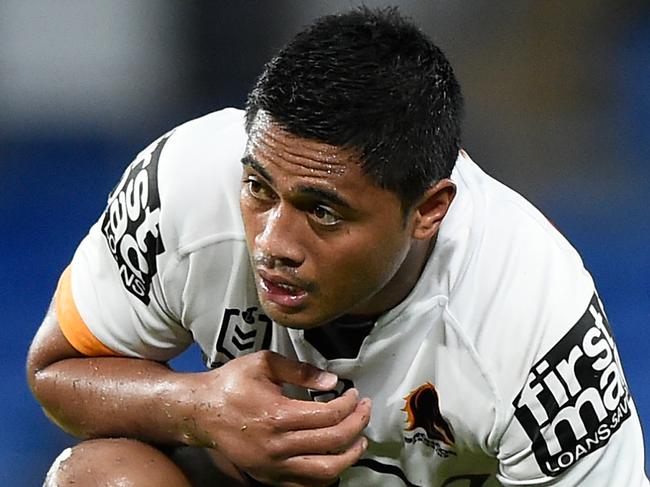 GOLD COAST, AUSTRALIA - MARCH 19: Anthony Milford of the Broncos looks dejected during the round two NRL match between the Gold Coast Titans and the Brisbane Broncos at Cbus Super Stadium on March 19, 2021, in Gold Coast, Australia. (Photo by Matt Roberts/Getty Images)