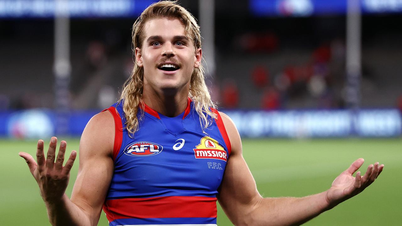 AFL: Western Bulldogs’ Bailey Smith On Fame, Future And Lachie Hunter ...