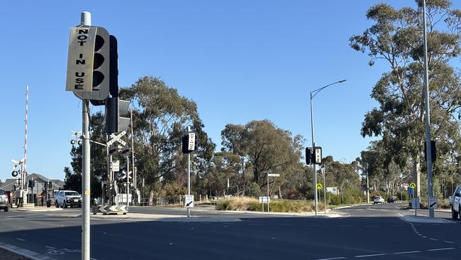 Traffic lights at the intersection of Wyndham Street and MacIntosh Street, near the Shepparton Art Museum have not yet been turned on, four years after installation.