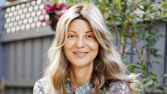 WEEKEND TELEGRAPHS SPECIAL. FEBRUARY 17, 2022.ÃPLEASE CONTACT WEEKEND PIC EDITOR JEFF DARMANIN BEFORE PUBLISHING.Pictured at home in Balmain today is Alison Day, who has been battling Breast Cancer and has fought to have drug Troldevy brought to Australia. Picture: Tim Hunter.