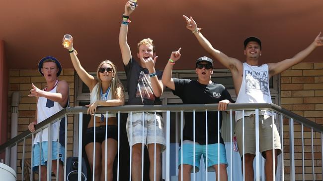 Schoolies Have Taken Over Surfers Paradise And Social Media — Heres What They Really Get Up To 