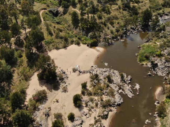 A 21-year-old man has drowned at Pine Island in Canberra's south., Picture: ABC