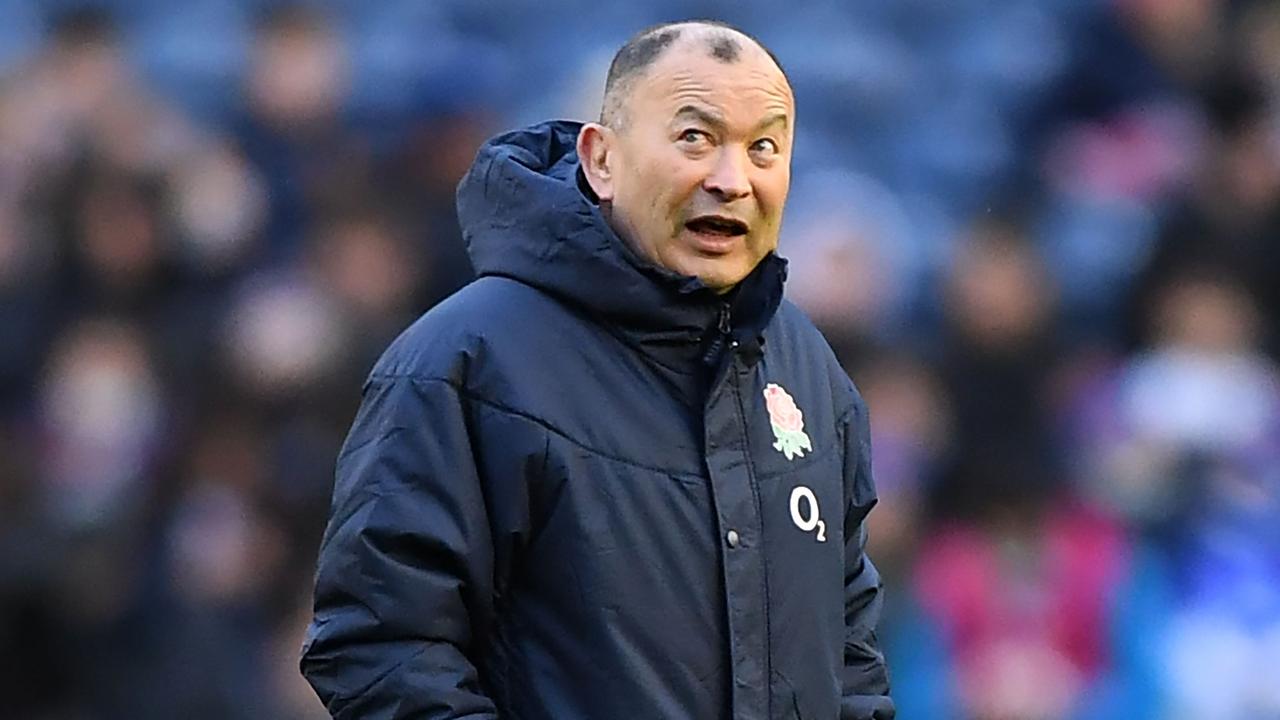 England's coach Eddie Jones checks out the conditions ahead of the Six Nations international rugby union match between Scotland and England. (Photo by ANDY BUCHANAN / AFP)