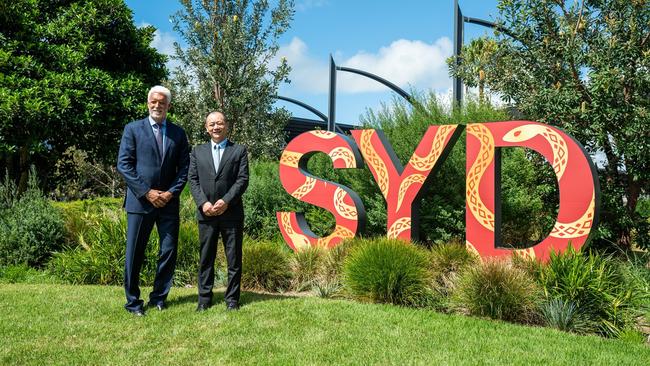 Sydney Airport CEO Scott Charlton with Hong Kong Airlines president Jeff Sun, to mark the start of a new daily service from June.