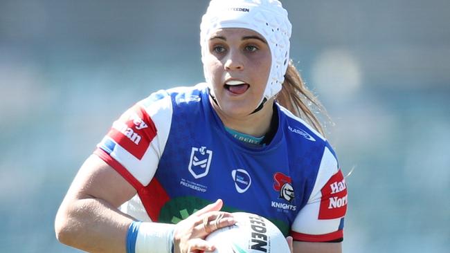 CANBERRA, AUSTRALIA - SEPTEMBER 02: Jesse Southwell of the Knights runs the ball during the round seven NRLW match between Canberra Raiders and Newcastle Knights at GIO Stadium on September 02, 2023 in Canberra, Australia. (Photo by Jason McCawley/Getty Images)