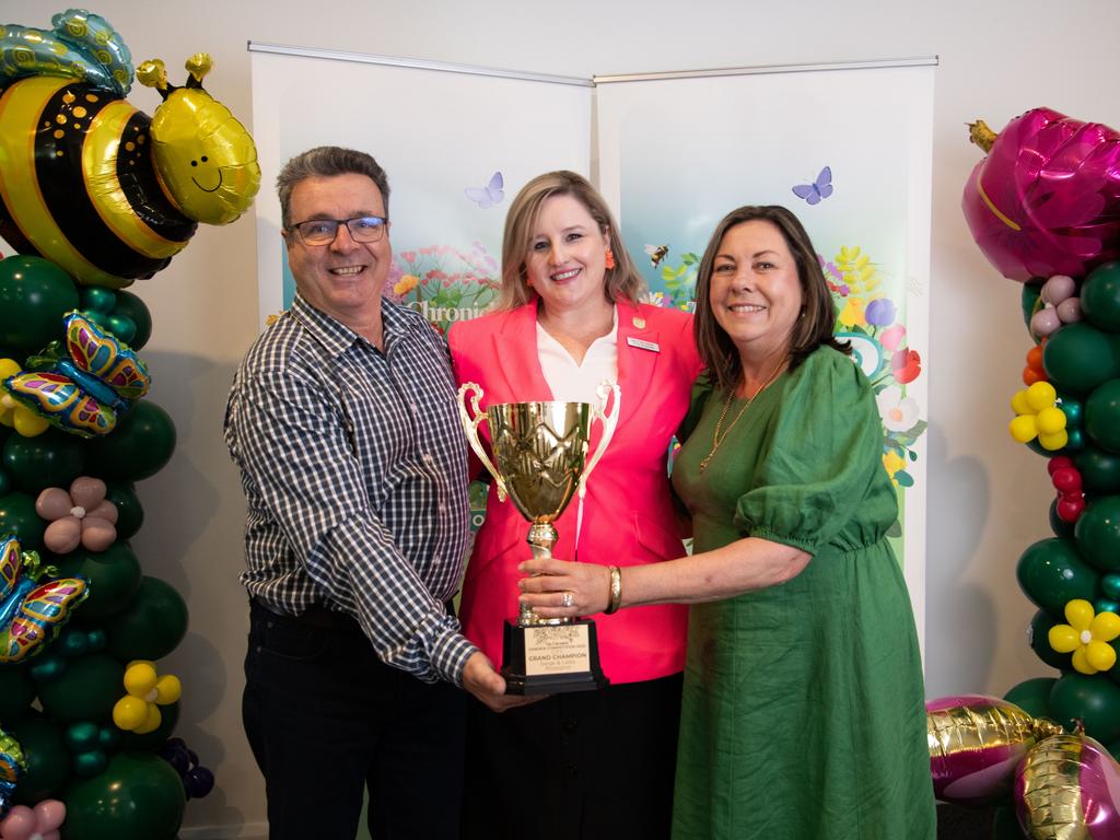 General Manager of The Chronicle, Erika Brayshaw (centre) with City Grand Champion garden winners, Serge and Leisa Rossignol. Chronicle Garden Competition, awards presentation at Oaks Toowoomba Hotel.Thursday September 14, 2 023