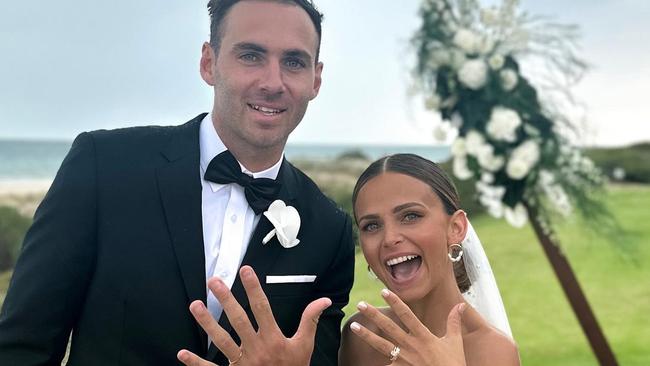 Port Adelaide star Jeremy Finlayson and his wife Kellie Finlayson married at Tennyson Beach, South Australia. Picture: @kelliefinlayson_ / Instagram