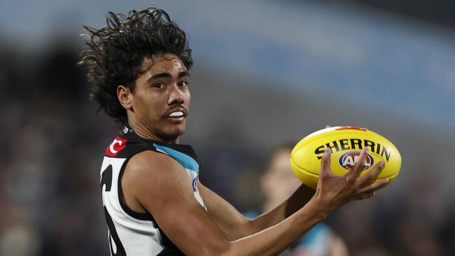 GEELONG, AUSTRALIA - AUGUST 05: Jase Burgoyne of the Power marks the ball during the round 21 AFL match between Geelong Cats and Port Adelaide Power at GMHBA Stadium, on August 05, 2023, in Geelong, Australia. (Photo by Darrian Traynor/AFL Photos/via Getty Images)