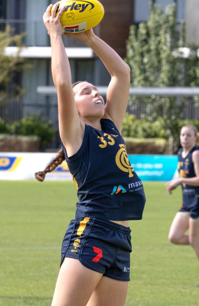 Juliet Kelly in action for Claremont. Pic: Michael O'Brien.