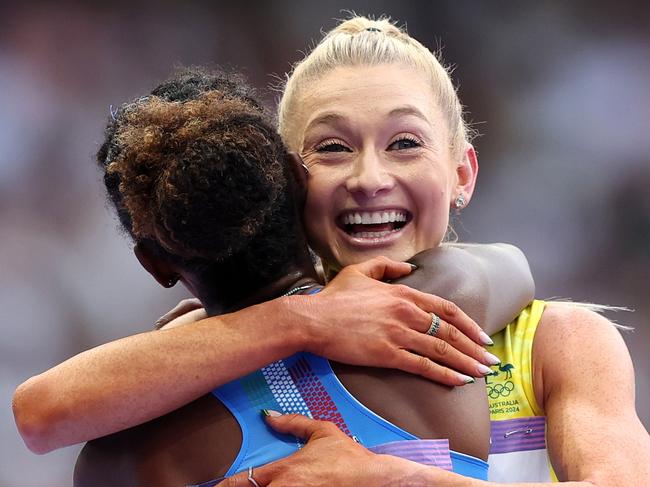 PARIS, FRANCE - AUGUST 08: Sintayehu Vissa of Team Italy and Jessica Hull of Team Australia react following the Women's 1500m Semi-Final on day thirteen of the Olympic Games Paris 2024 at Stade de France on August 08, 2024 in Paris, France. (Photo by Cameron Spencer/Getty Images)