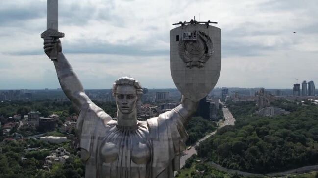 Soviet Emblem Cut Off Ukraine’s Motherland Monument | News.com.au ...