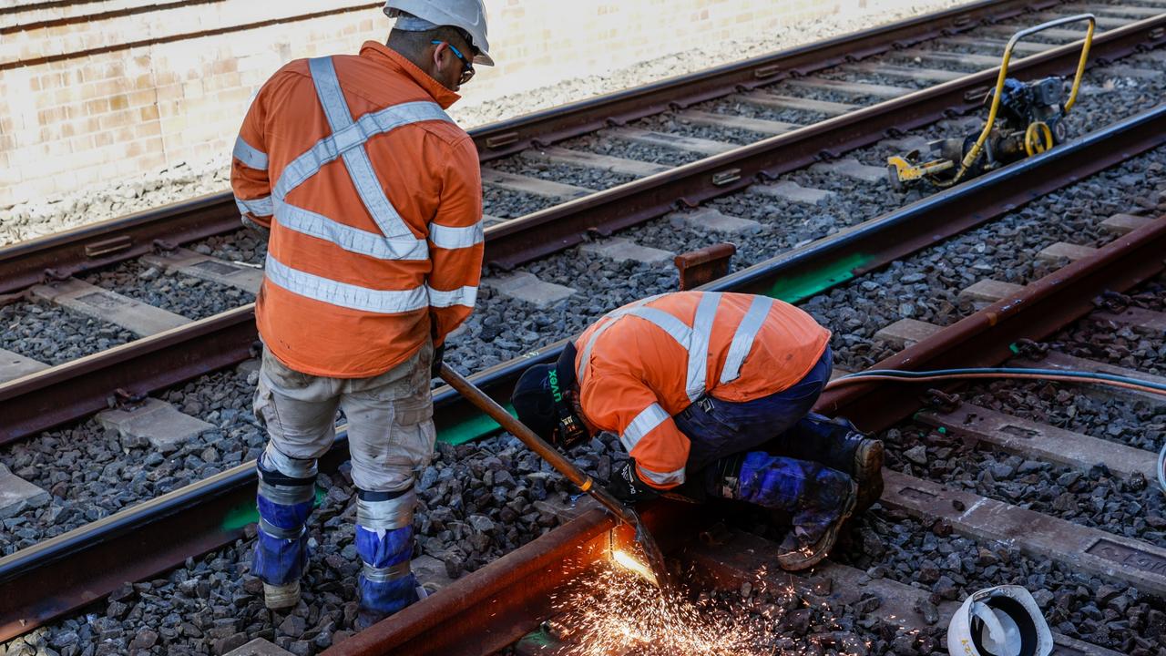 Trackwork is set to continue throughout the weekend. Picture: NCA NewsWire / Seb Haggett