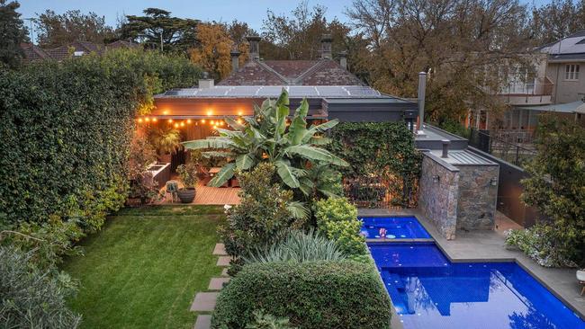 Elwood’s record was smashed with the $10m sale of 6 Dickens St.