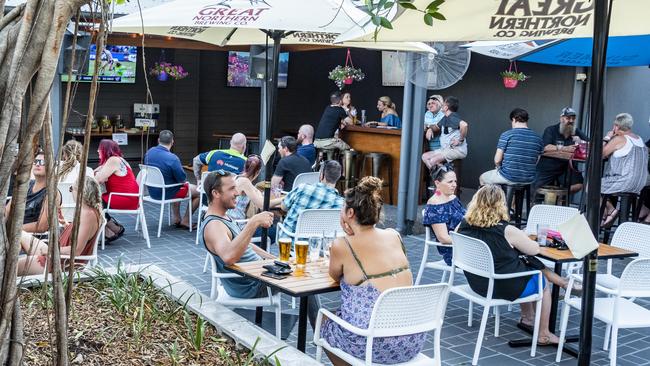 The beer garden of Hotel Darwin.