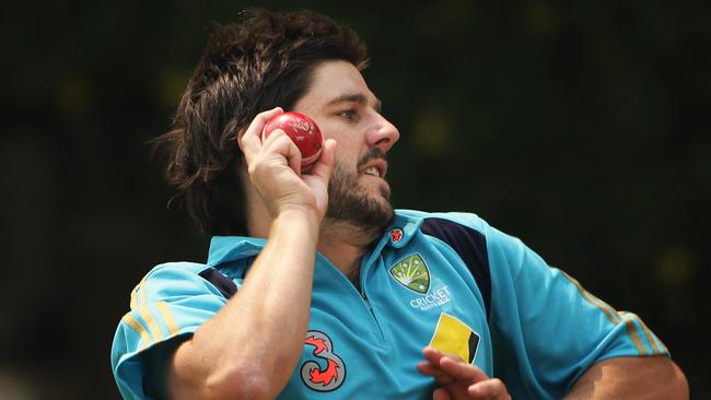 Brett Geeves bowling at Australian cricket team training at the WACA in 2009.