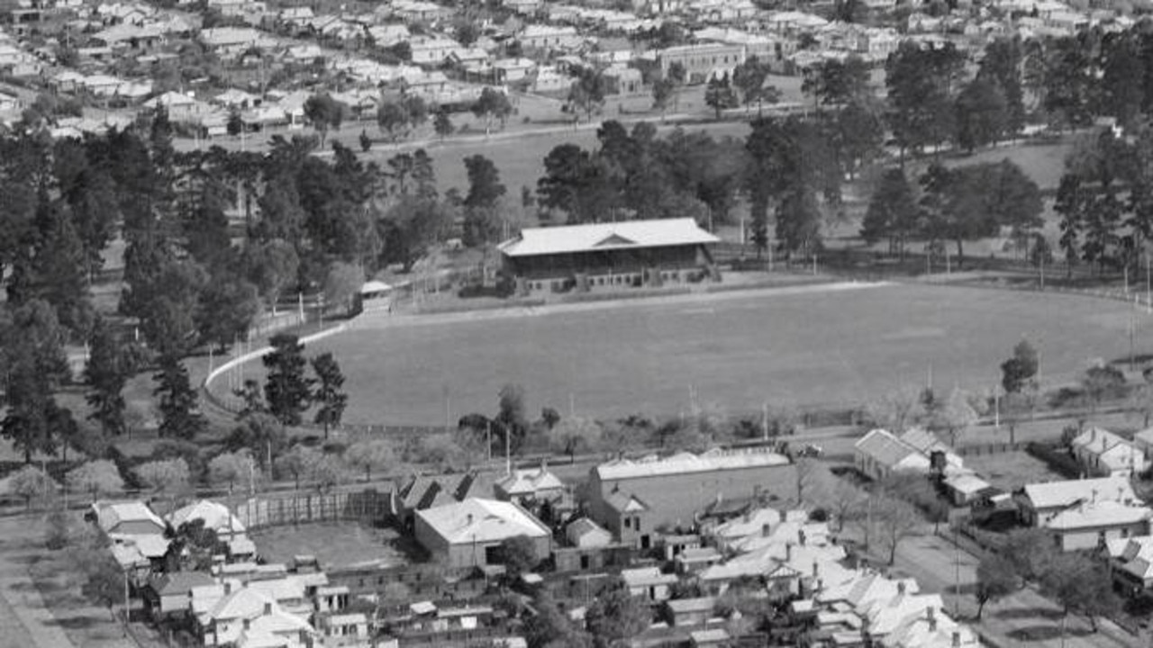 Geelong's Kardinia Park in the 1930s. Photo courtesy of the Bob Gartland collection