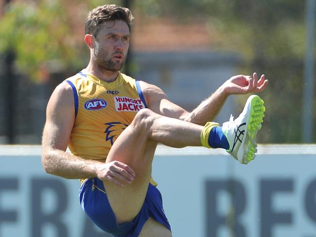 Mark Hutchings suffered knee, toe and hamstring injuries in 2020.