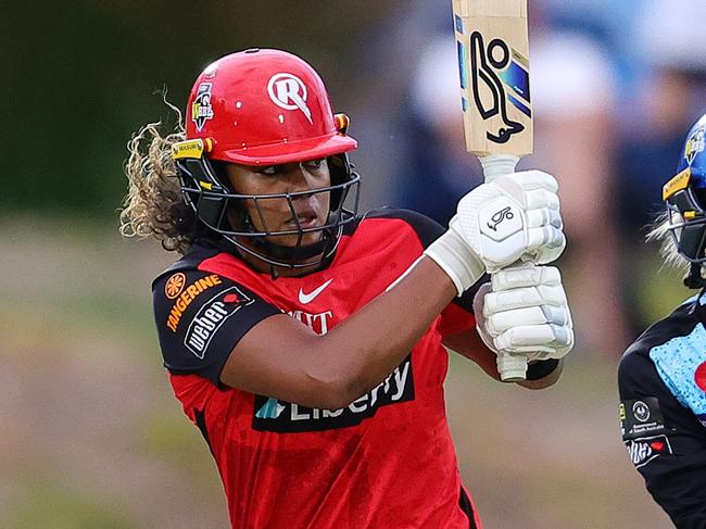 ADELAIDE, AUSTRALIA - NOVEMBER 11: Hayley Matthews of the Melbourne Renegades during the WBBL match between Adelaide Strikers and Melbourne Renegades at Karen Rolton Oval on November 11, 2024, in Adelaide, Australia. (Photo by Sarah Reed/Getty Images)