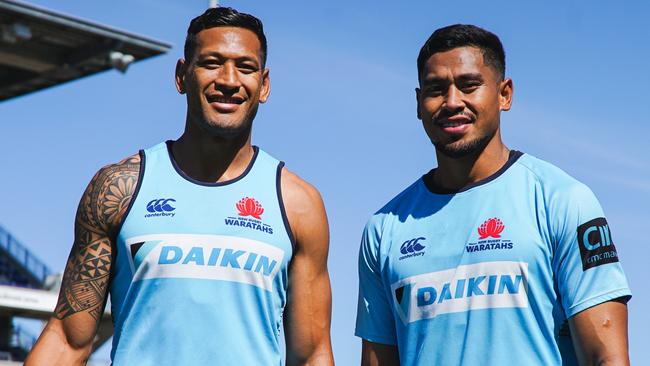 A supplied image obtained on Thursday, March 28, 2019, shows Israel Folau (left) and his brother John ahead of their game together at the Waratahs for the first time against the Sunwolves. (AAP Image/NSW Rugby Union, Julius Dimataga) NO ARCHIVING, EDITORIAL USE ONLY