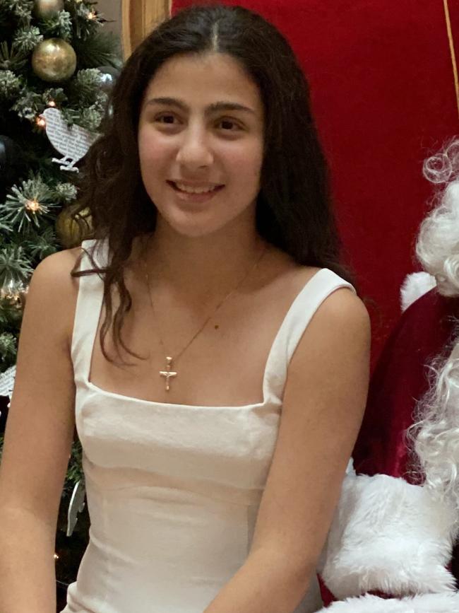 Angelina Abdallah, 12.