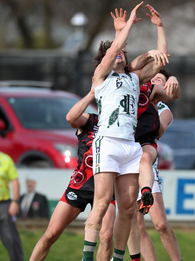 Echuca’s Liam Tenace has front position in this marking contest.