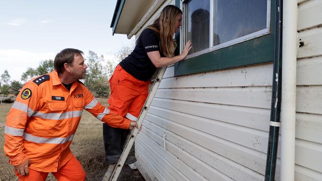 SES volunteers worked tirelessly throughout Northern NSW flooding but questions have been place to those in charge of the organisation. Picture: Toby Zerna