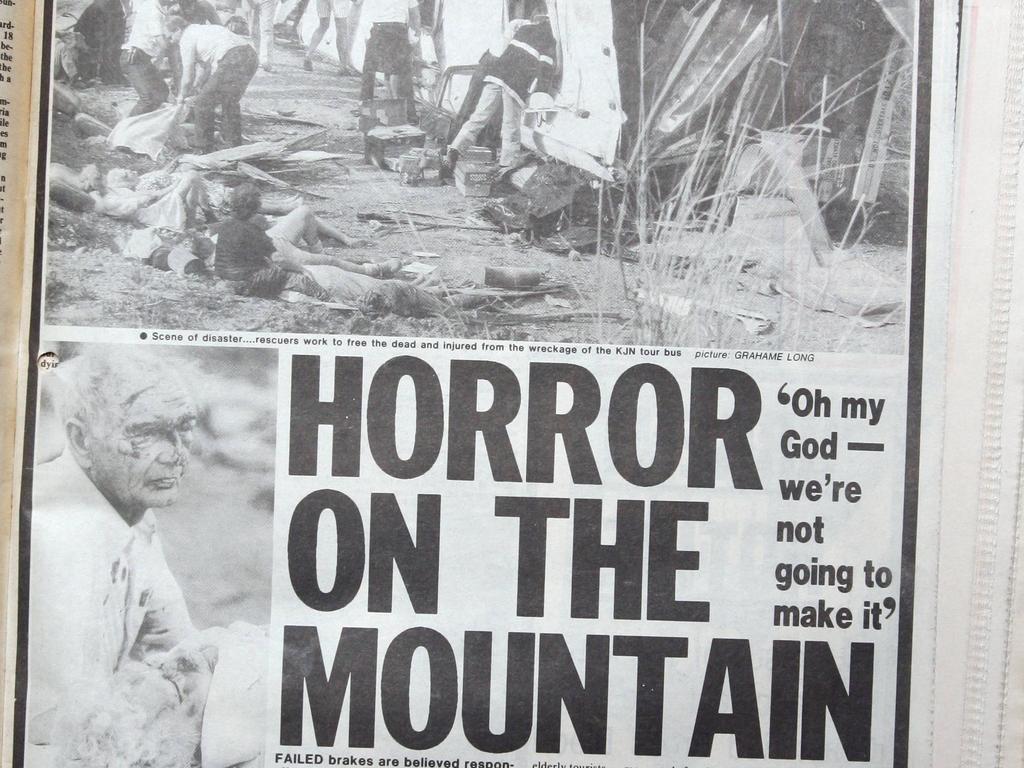 Front page Gold Coast Bulletin September 26, 1990 of the Tamborine Mountain Bus Crash