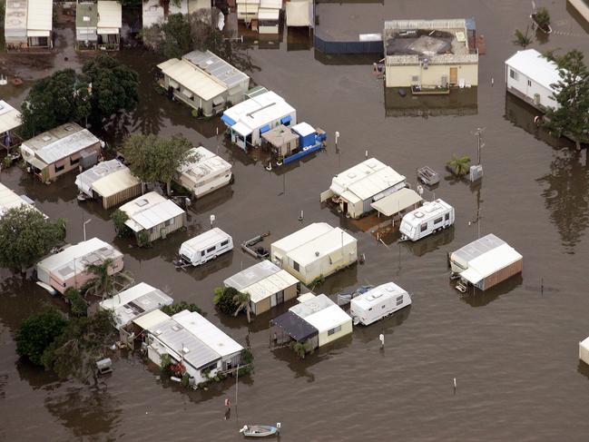 Flooding at The Entrance following the 2007 ‘Pasha Bulker” storm.