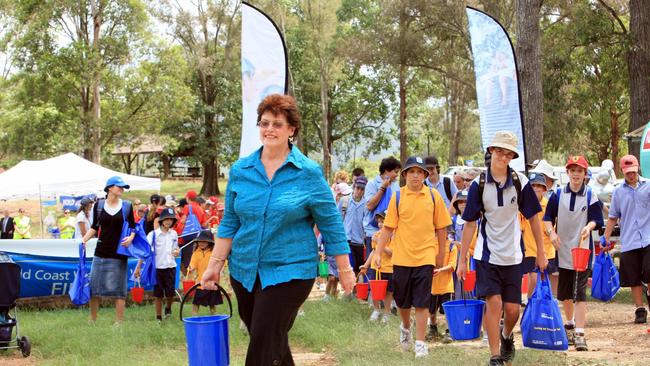 150 Gold Coast school students from 5 schools completed a 2.5 km Water Walk at Hinze Dam to recognise World Water Day. Gold Coast City Council's Water Sustainability Chair, Councillor Daphne McDonald leads the schoolchildren off on their walk. Reporter: Gemma Patterson.