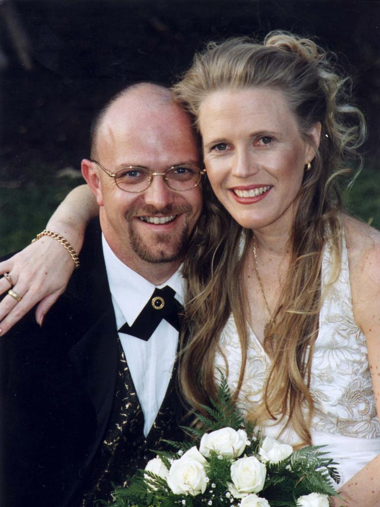 Stephen Wallin and Georgina Claxton were married on October 10, 1999, in Hervey Bay.