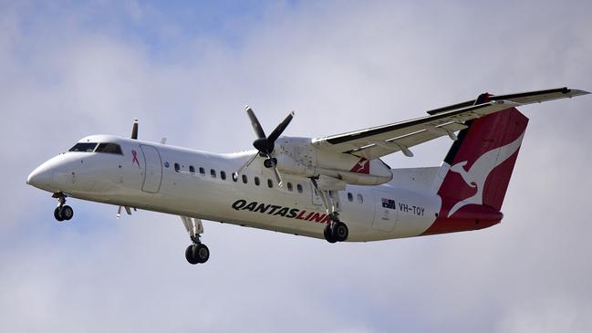 Qantas will fly two return flights a week between Sydney and Broken Hill from April 8, using 50-seater Q300 aircraft.