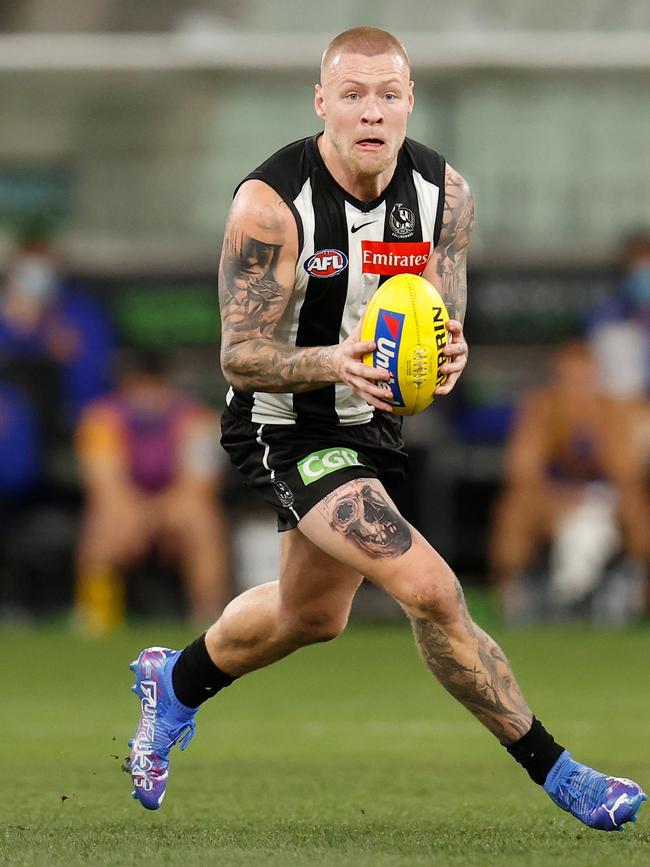 Jordan De Goey of the Magpies in action during the 2021 AFL Round 20 match between the Collingwood Magpies and the West Coast Eagles. Photo by Michael Willson/AFL Photos via Getty Images.