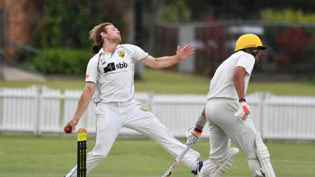 Ipswich bowler Harry Wood Ipswich Vs Wests Saturday December 3, 2022. Picture, John Gass