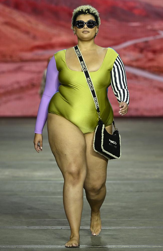 Australian Fashion Week apresenta seu primeiro desfile plus size