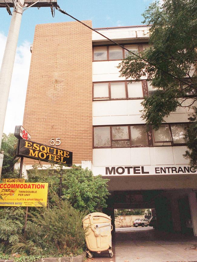 The Esquire Motel in Acland St in 2000.