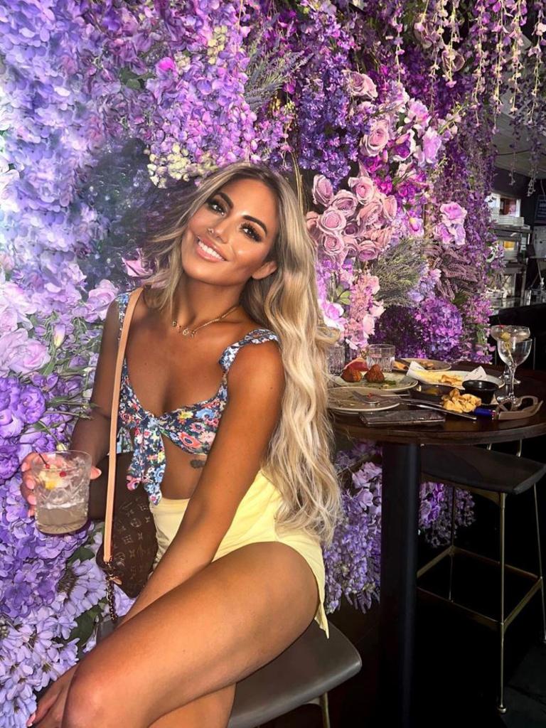 Love Island Australia Savanah Badger took nudes in private school photo  booth | The Advertiser