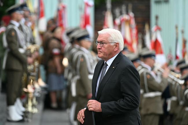 Steinmeier spoke of the German government's plans to establish a memorial in Berlin to the Polish victims of the Nazis