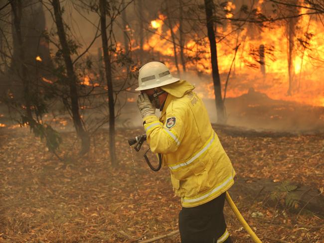 This RFS crew from Manyana defend properties near East Lynne. Picture Gary Ramage