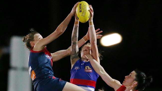 Bulldogs’ Bianca Jakkobson takes a strong pack mark. Picture: Michael Klein