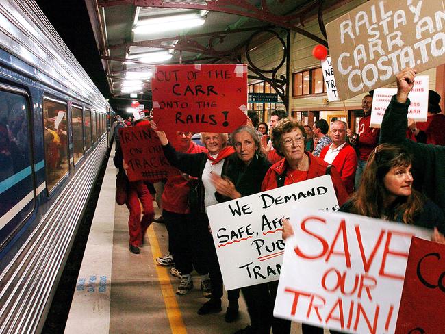 The last train to use the Lismore Railway station in 2004.