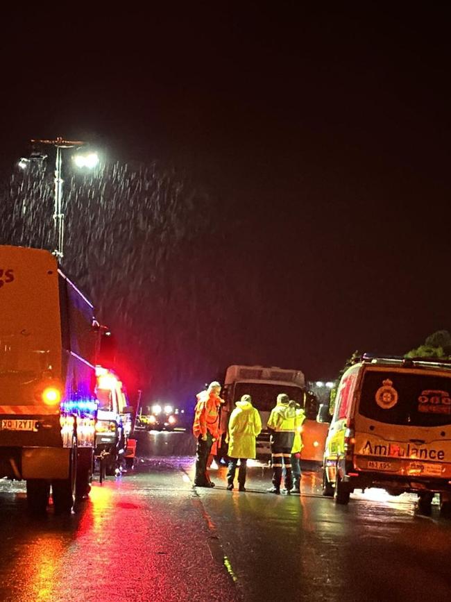 Barron River bridge at 1am with SES vehicles. Picture: Supplied