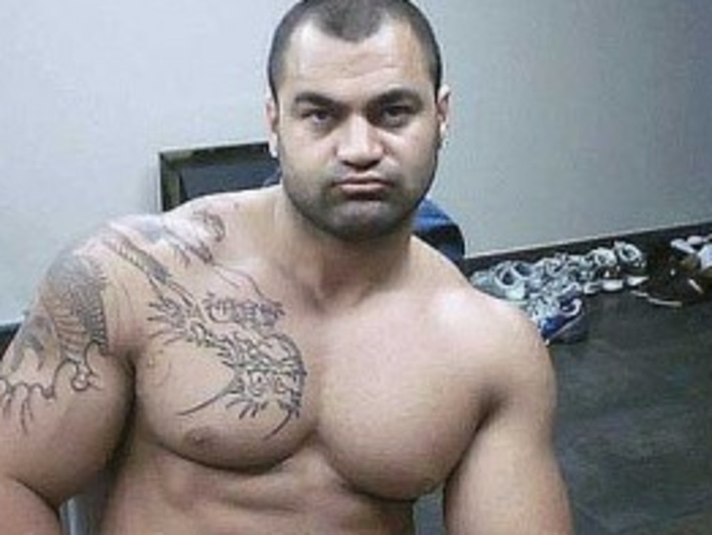 Fugitive bikie ‘using phones to ship drugs’