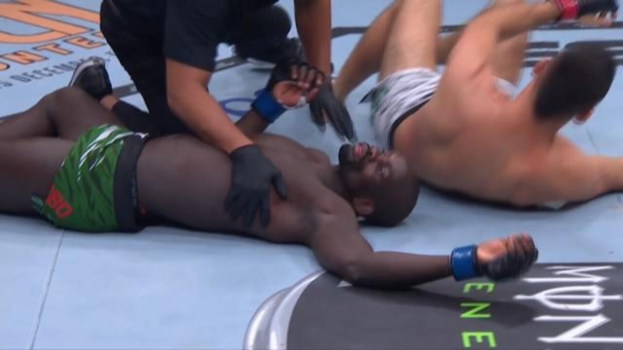 'Put to SLEEP!' Choke hold stuns in UFC