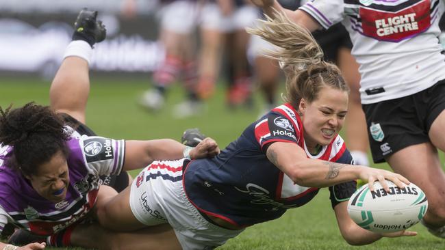 Isabelle Kelly scored the Roosters’ only try. (AAP Image/Craig Golding)