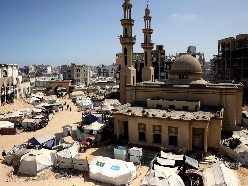 Netanyahu restores aid to Gaza – and Hamas