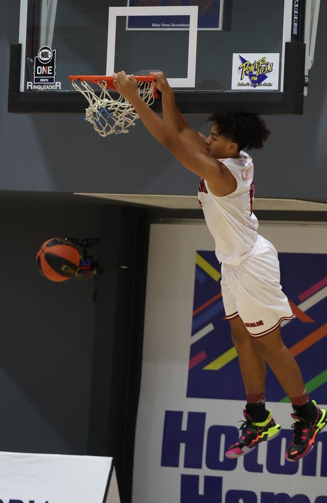 Roman Siulepa in action at the under-18 Australian Junior Basketball Championships. Picture: Basketball Australia